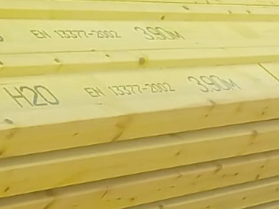 Girders marked H20, EN 13377 and the length in metres